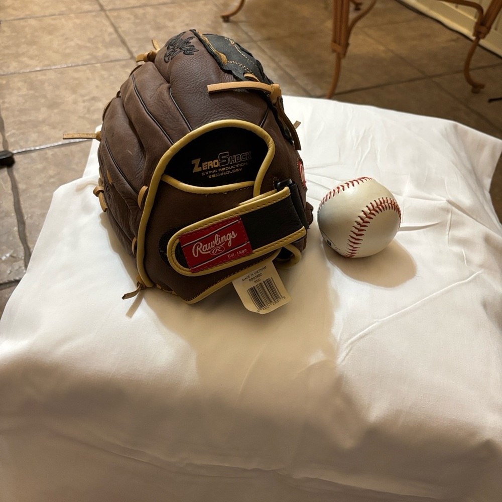 Rawlings Brown and Tan Baseball Glove - Picture 2 of 6
